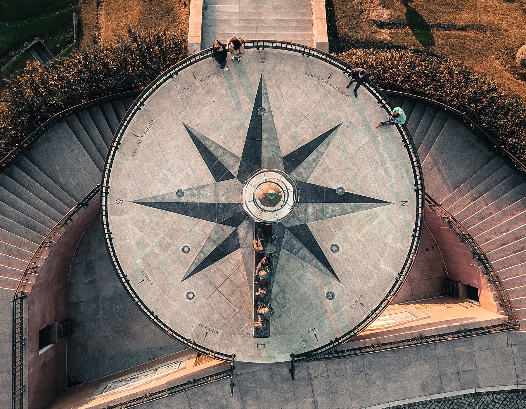 stort kompass foroven.jpg